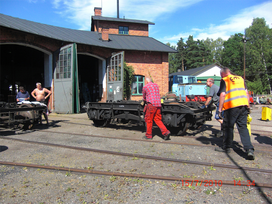 boggierna tas in i stallet foto Thord Holm